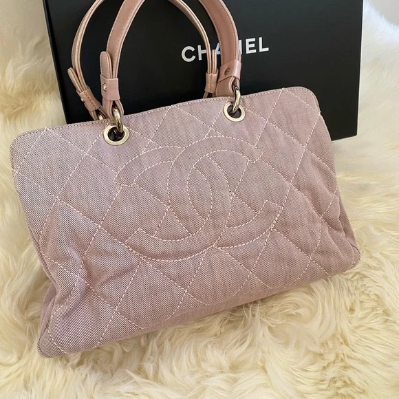 Authentic rare denim light pink Chanel bag - Picture 3 of 13